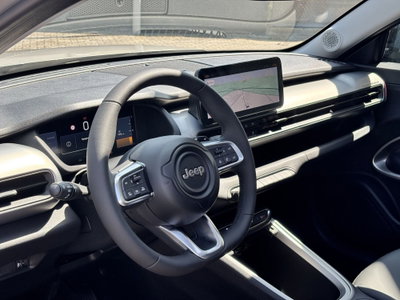 Jeep Avenger 1.2 turbo e-hybrid mhev Summit fwd 110cv edct6 (9)