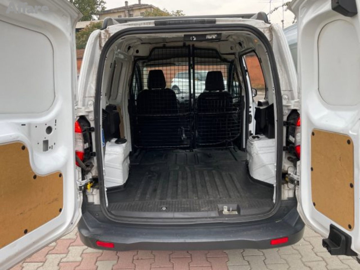 Ford Transit Courier 1.5 TDCi 100CV  Sport (12)