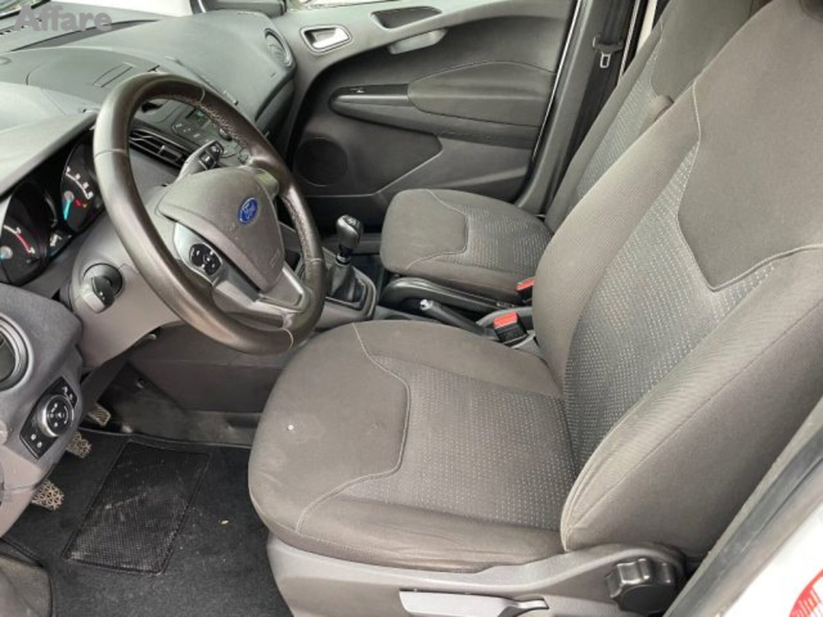 Ford Transit Courier 1.5 TDCi 100CV  Sport (9)