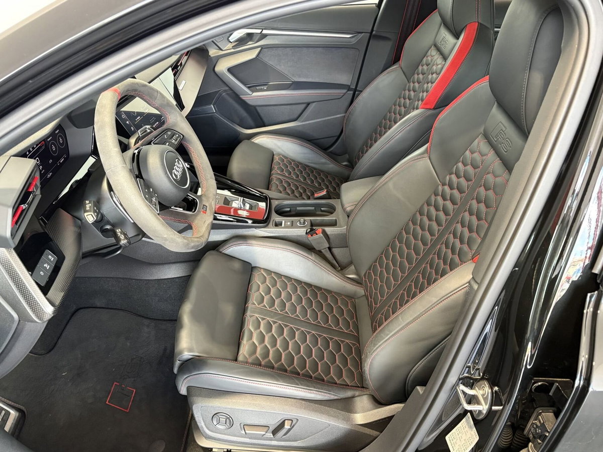 Audi RS 3 Sportback 3 TFSI quattro S tronic (14)