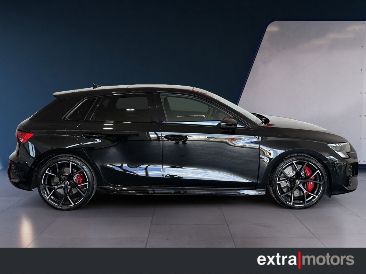 Audi RS 3 Sportback 3 TFSI quattro S tronic (2)