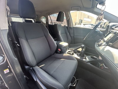 Toyota Rav4 D-4D 2WD (12)