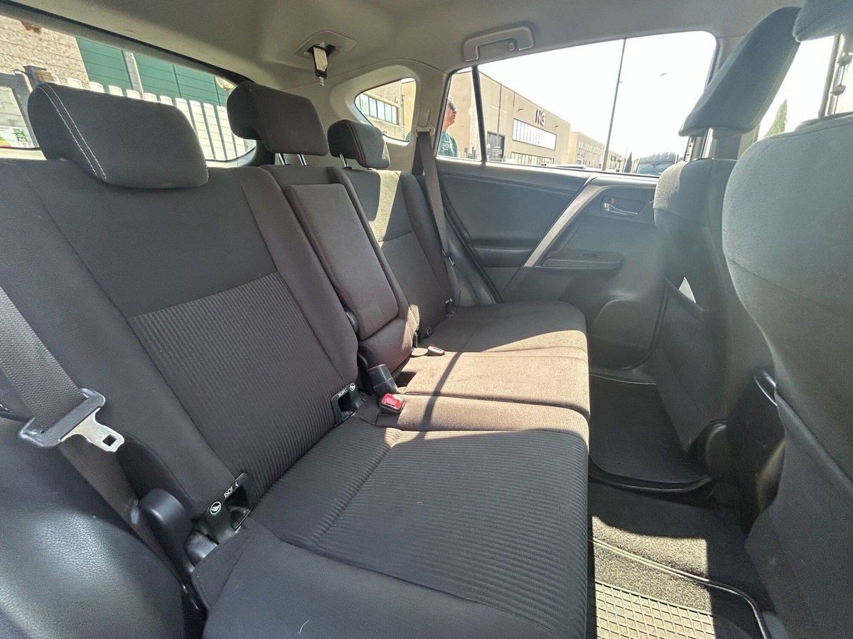 Toyota Rav4 D-4D 2WD (13)