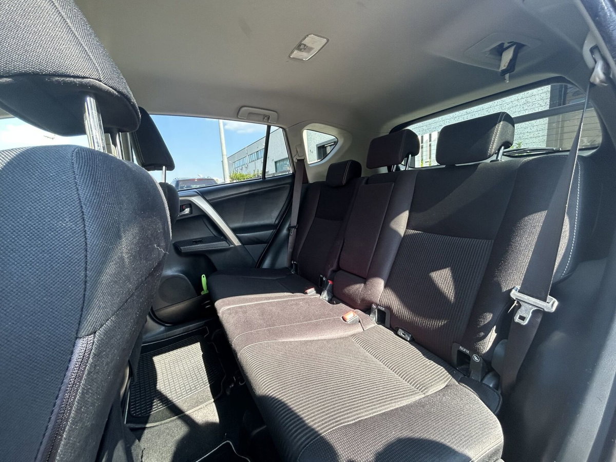 Toyota Rav4 D-4D 2WD (14)