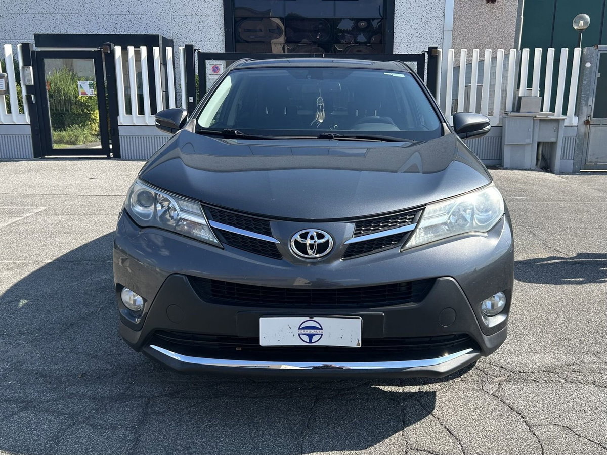 Toyota Rav4 D-4D 2WD (2)