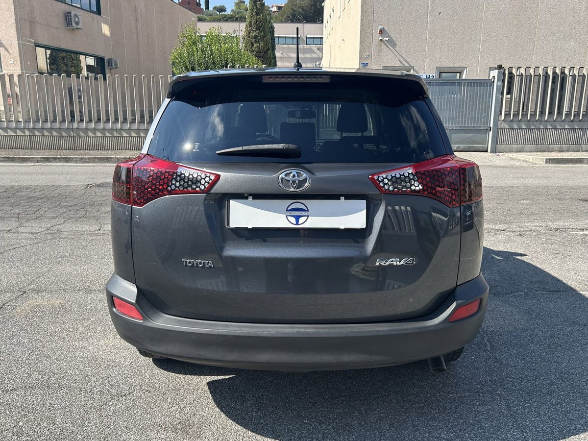 Toyota Rav4 D-4D 2WD (5)
