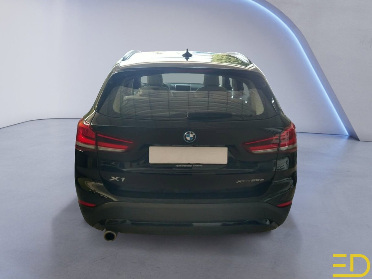 BMW X1 xDrive25e Business Advantage (3)