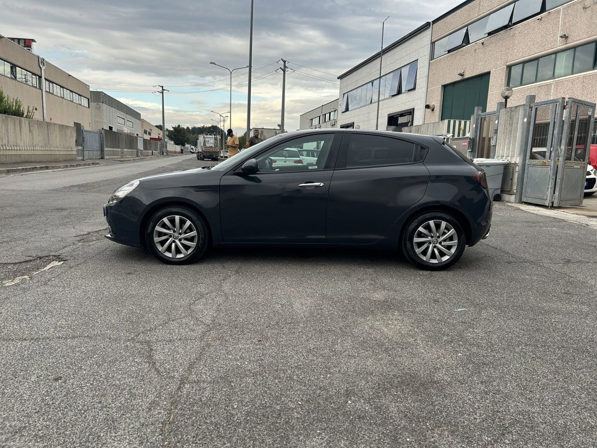 Alfa Romeo Giulietta 1.6 JTDm Business 120cv (3)
