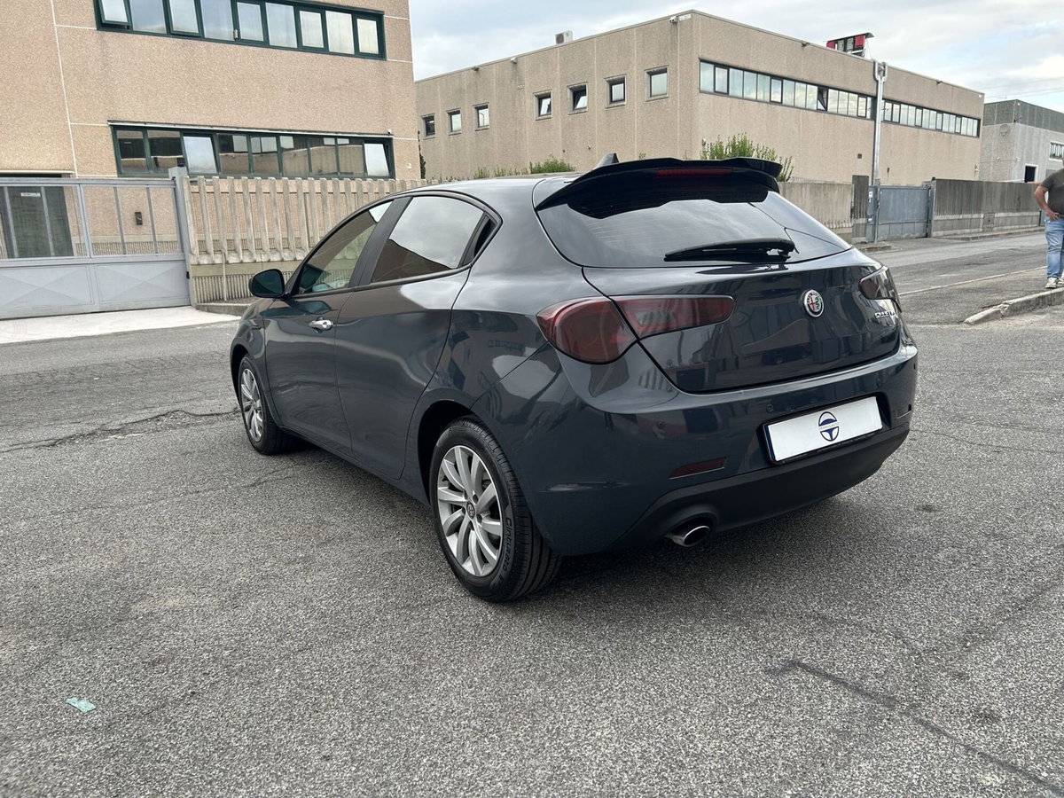 Alfa Romeo Giulietta 1.6 JTDm Business 120cv (4)