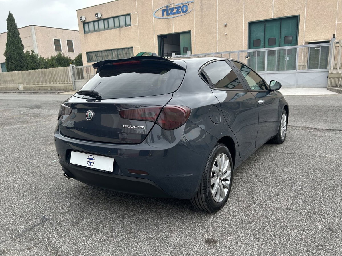 Alfa Romeo Giulietta 1.6 JTDm Business 120cv (6)
