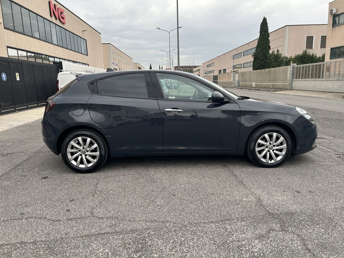 Alfa Romeo Giulietta 1.6 JTDm Business 120cv (7)