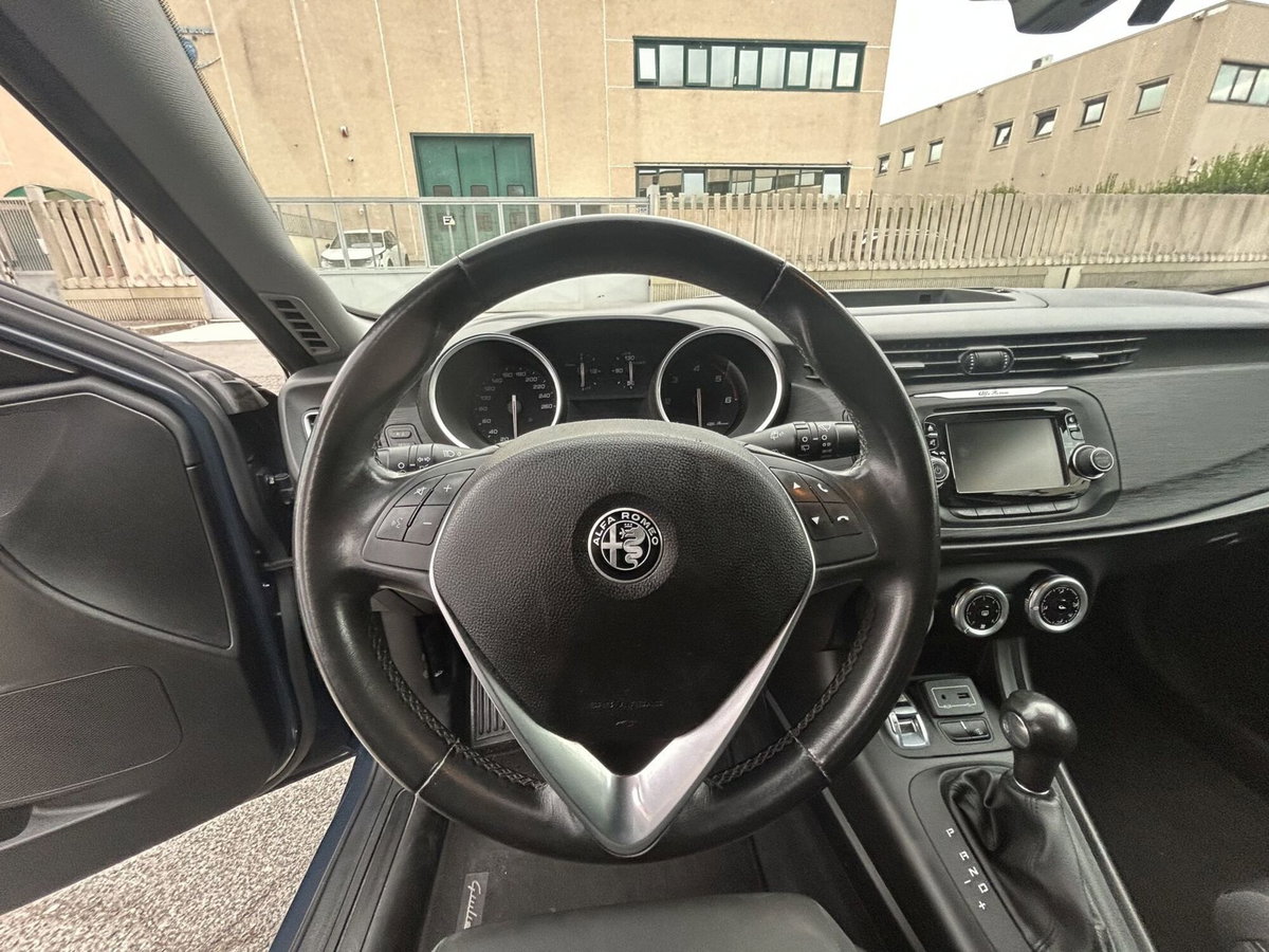 Alfa Romeo Giulietta 1.6 JTDm Business 120cv (9)
