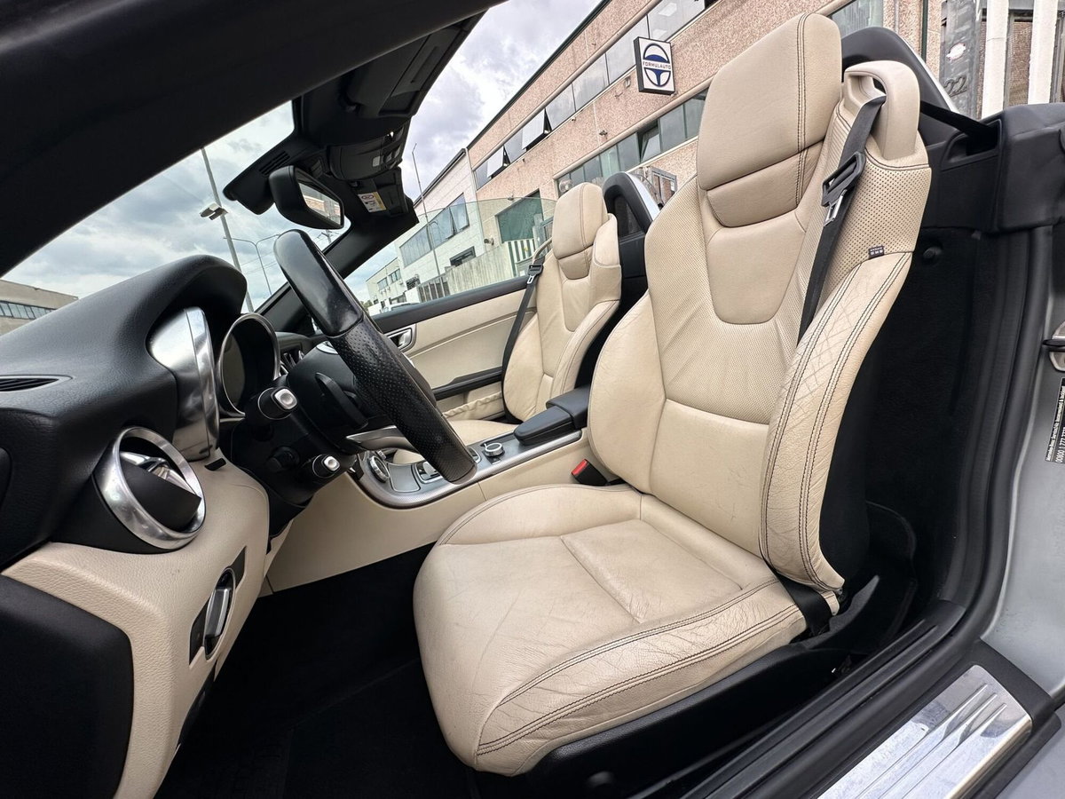 Mercedes-Benz SLC 300 AMG line (10)