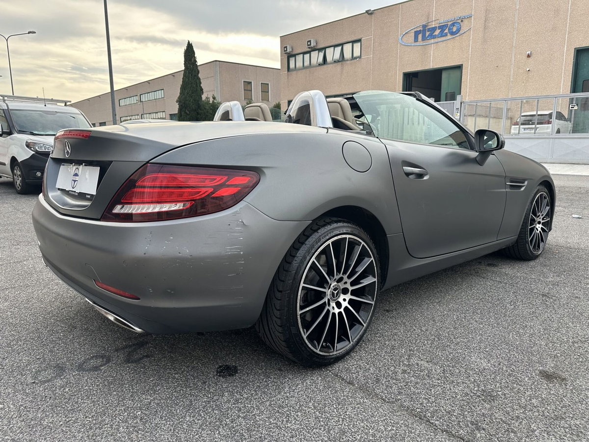 Mercedes-Benz SLC 300 AMG line (6)