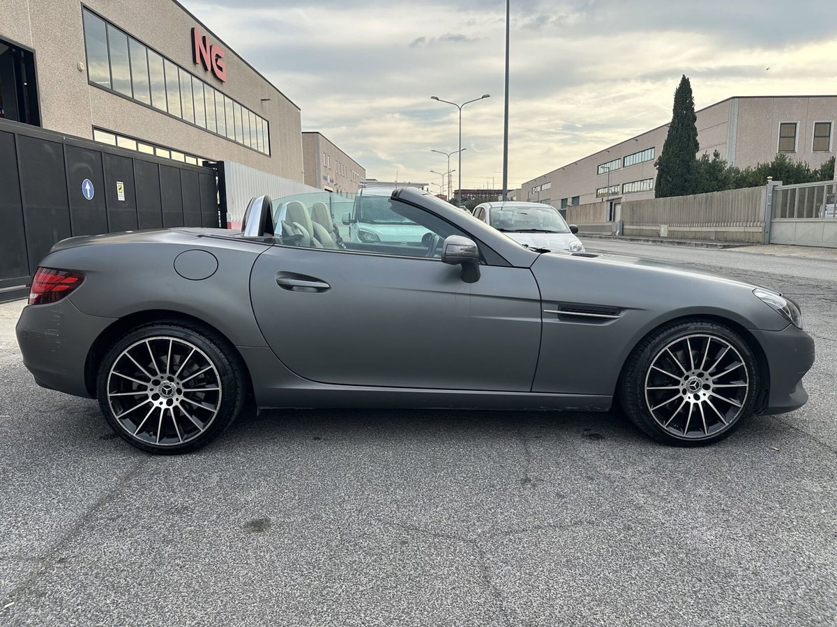 Mercedes-Benz SLC 300 AMG line (7)