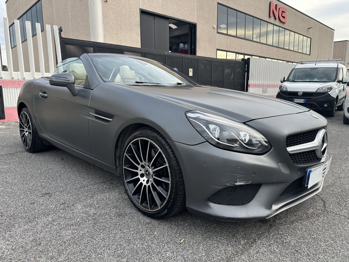 Mercedes-Benz SLC 300 AMG line (8)