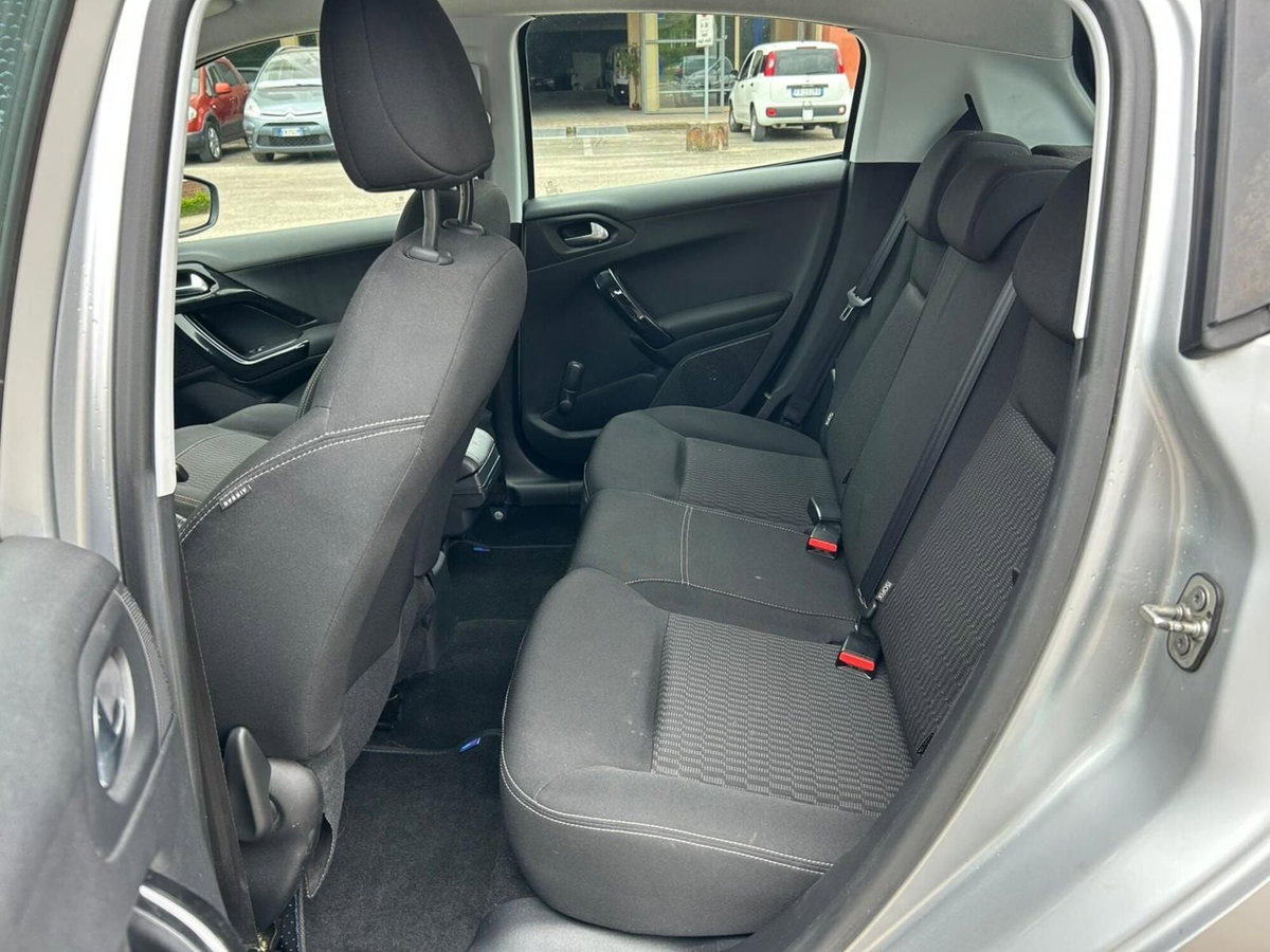 Peugeot 208 75 5 porte Allure (7)