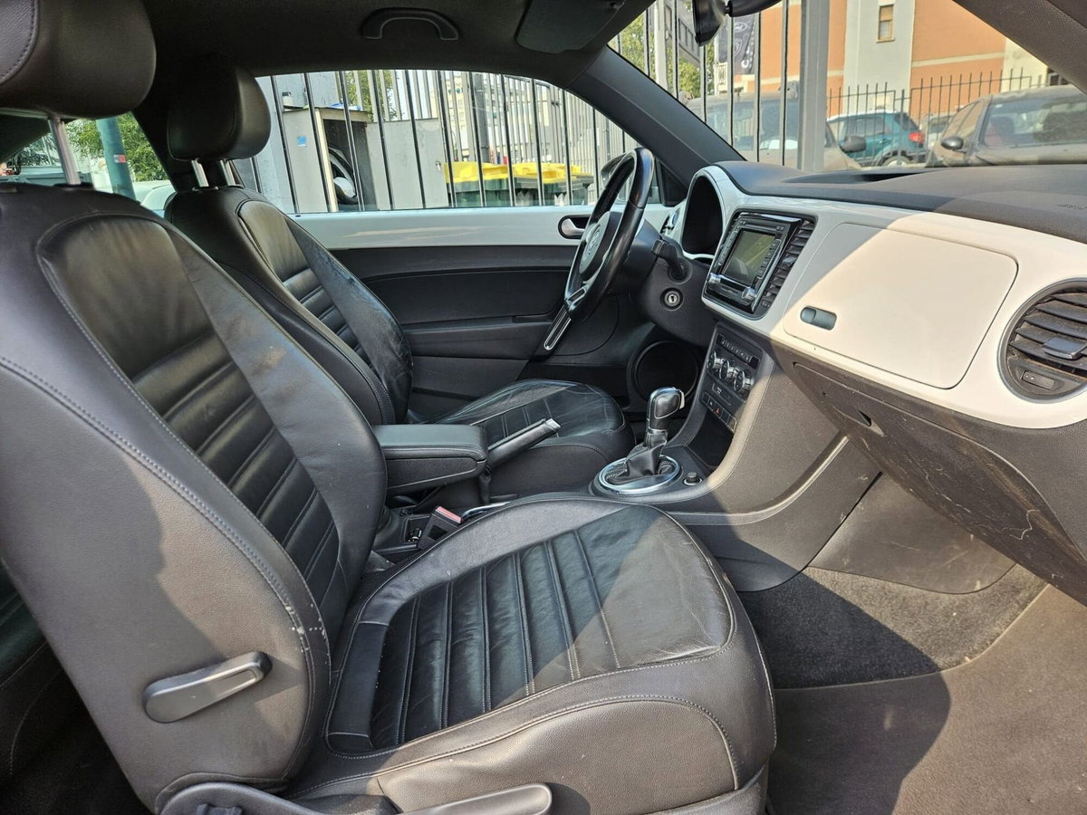 Volkswagen Maggiolino 2.0 TSI DSG Sport (10)