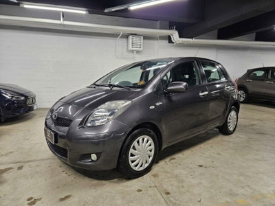 Toyota Yaris 1.3 5 porte Sol usata