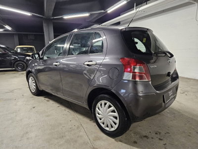 Toyota Yaris 1.3 5 porte Sol (3)
