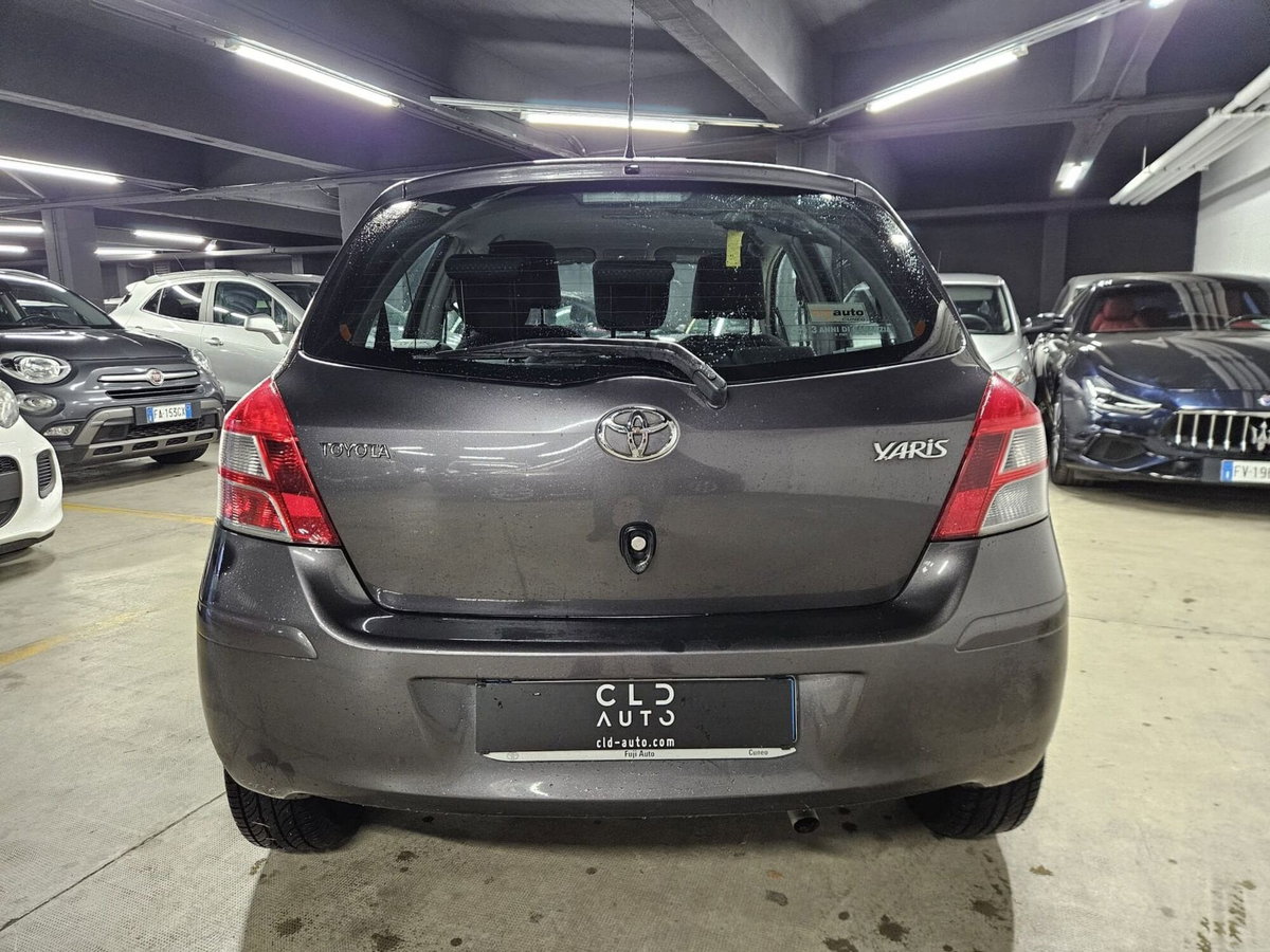 Toyota Yaris 1.3 5 porte Sol (4)