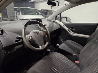 Toyota Yaris 1.3 5 porte Sol (5)