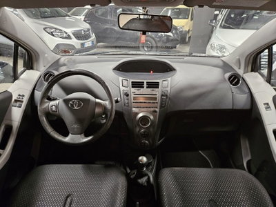 Toyota Yaris 1.3 5 porte Sol (7)