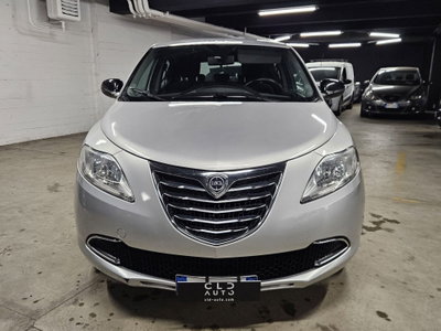 Lancia Ypsilon 1.2 69 CV 5 porte Silver (2)