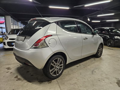 Lancia Ypsilon 1.2 69 CV 5 porte Silver (4)