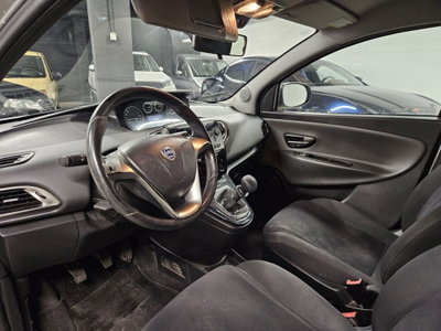 Lancia Ypsilon 1.2 69 CV 5 porte Silver (7)