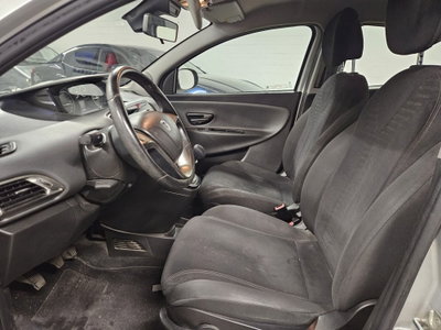Lancia Ypsilon 1.2 69 CV 5 porte Silver (8)