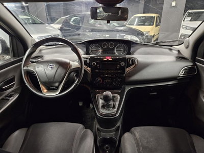 Lancia Ypsilon 1.2 69 CV 5 porte Silver (9)