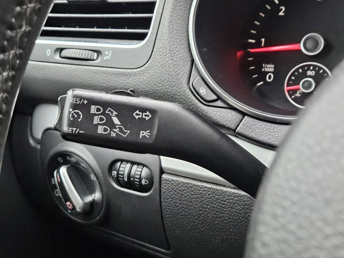 Volkswagen Golf 1.6 TDI 5p. Highline BlueMotion Technology (14)