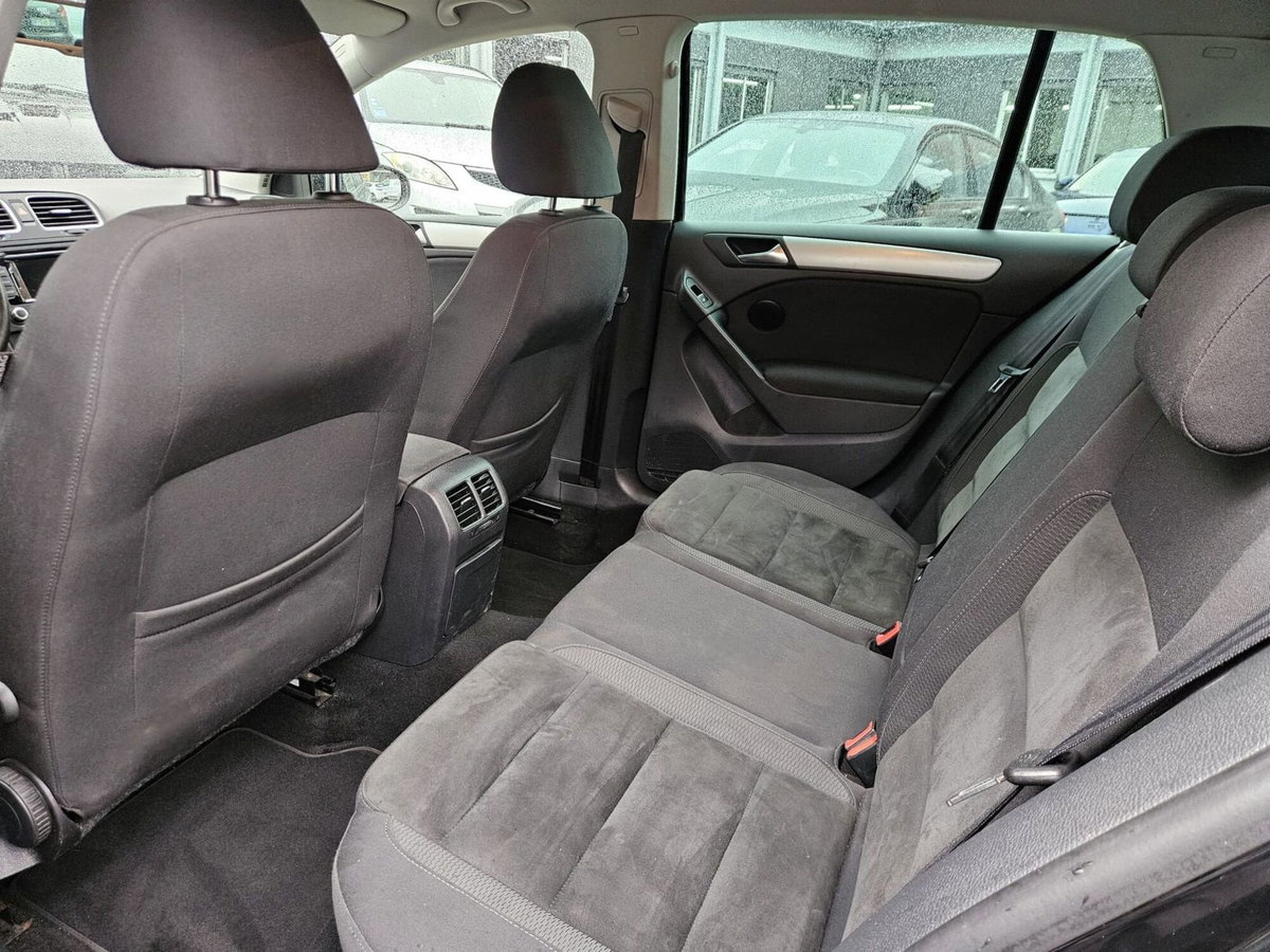 Volkswagen Golf 1.6 TDI 5p. Highline BlueMotion Technology (8)