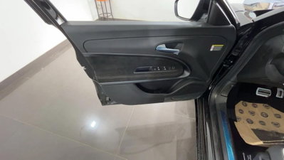 Alfa Romeo Junior 1.2 ibrida Sport Speciale 145cv edct6 (7)