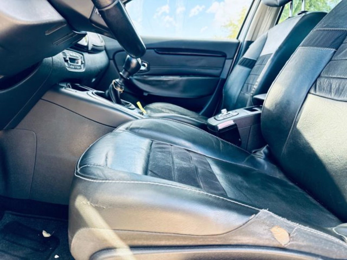 Renault Scenic E-Tech Electric 1.5 dCi 110CV EDC Bose (6)