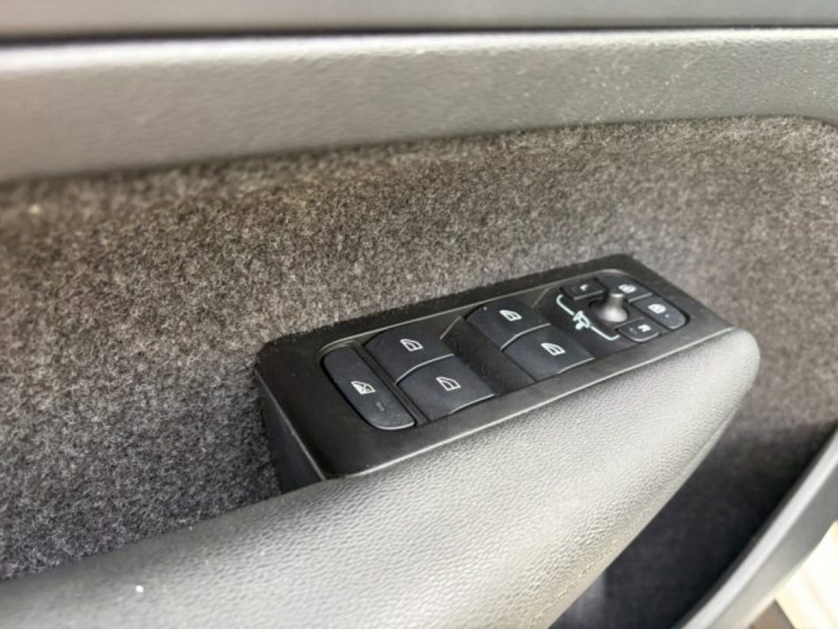 Volvo XC40 D3 Geartronic Business Plus (13)