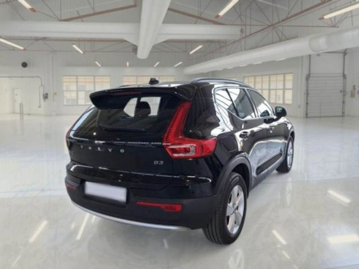 Volvo XC40 D3 Geartronic Business Plus (2)