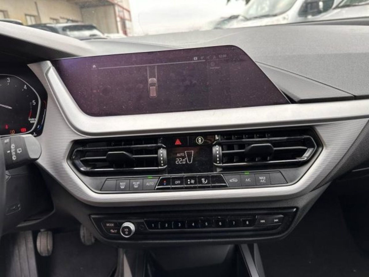 BMW Serie 1 116d 2.0 116CV cat 5 porte Attiva DPF (9)
