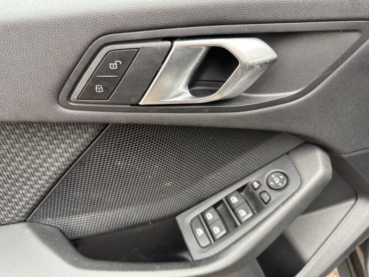 BMW Serie 1 116d 2.0 116CV cat 5 porte Attiva DPF (10)