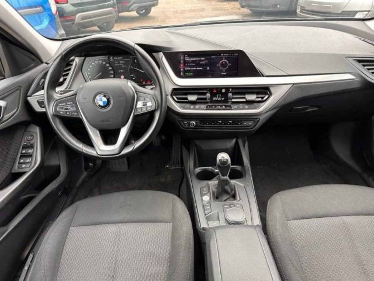 BMW Serie 1 116d 2.0 116CV cat 5 porte Attiva DPF (8)