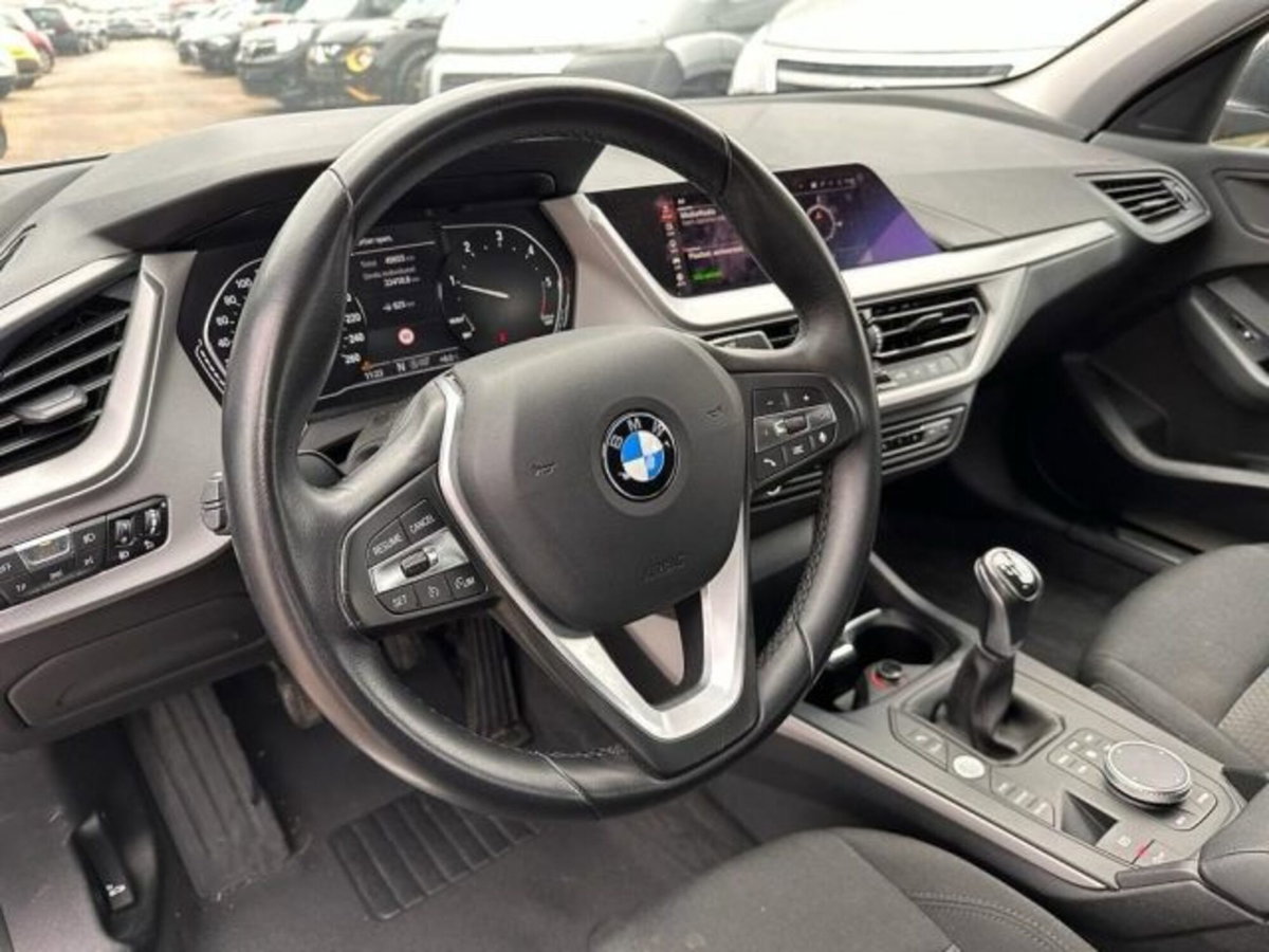 BMW Serie 1 116d 2.0 116CV cat 5 porte Attiva DPF (5)
