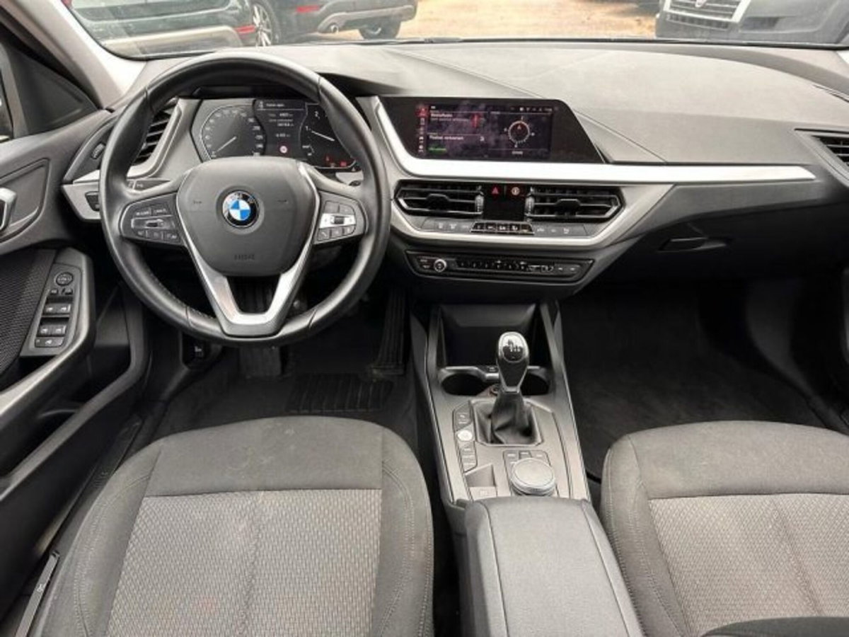 BMW Serie 1 116d 2.0 116CV cat 5 porte Attiva DPF (7)