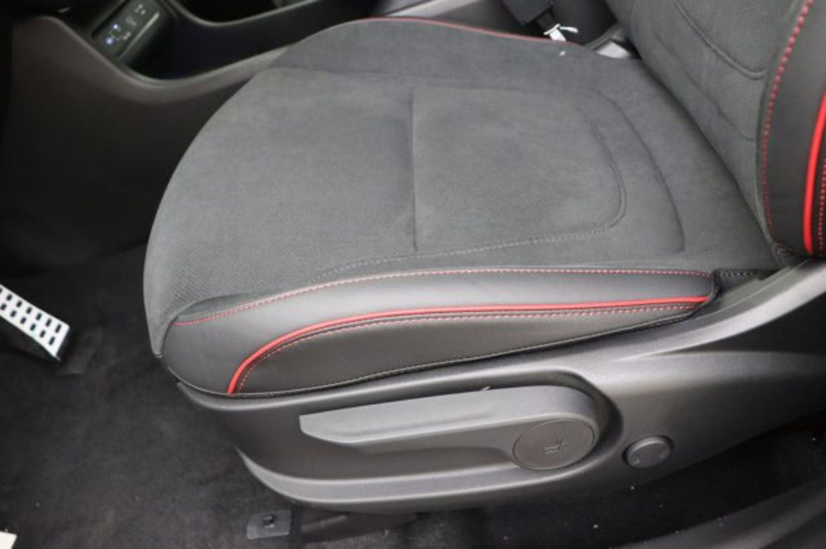 Hyundai Tucson 1.6 t-gdi 48V Xtech 2wd mt (13)