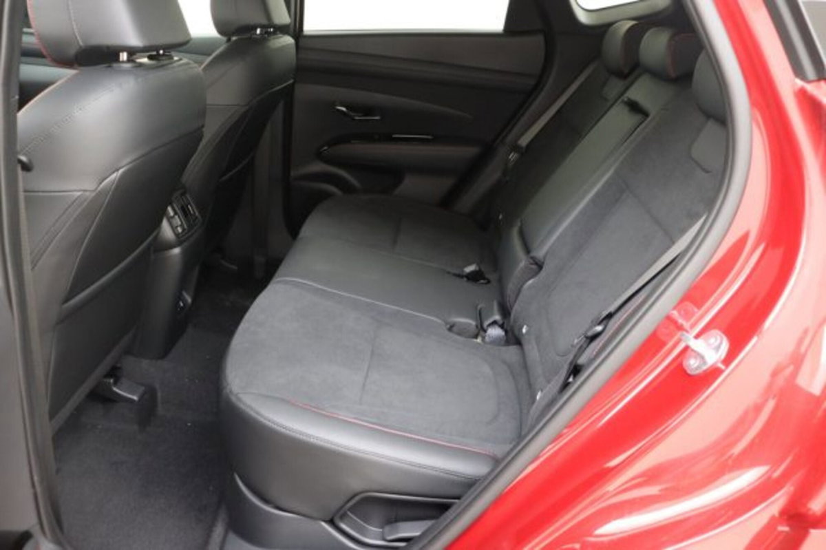 Hyundai Tucson 1.6 t-gdi 48V Xtech 2wd mt (15)