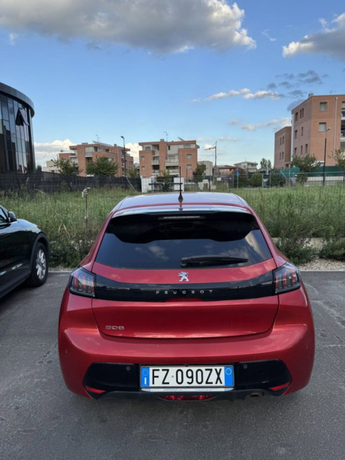 Peugeot 208 PureTech 100 Stop&Start EAT8 5 porte GT (3)