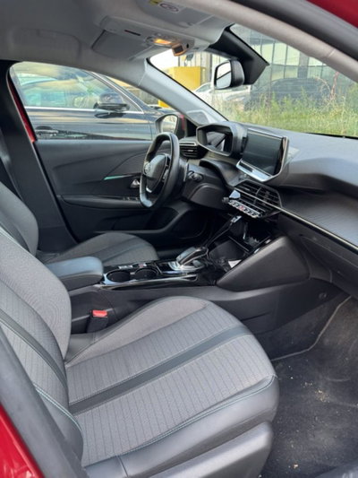Peugeot 208 PureTech 100 Stop&Start EAT8 5 porte GT (4)