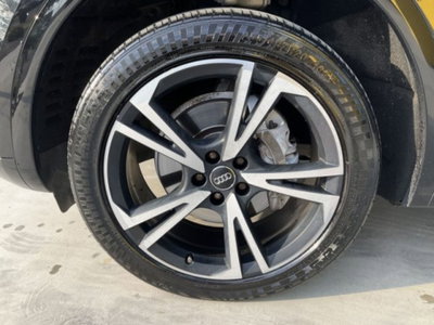 Audi Q5 40 TDI quattro S tronic Sport (8)