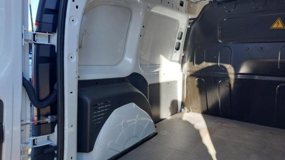 Renault Kangoo Blue dCi 95CV Express Maxi Combi Ice Plus (17)