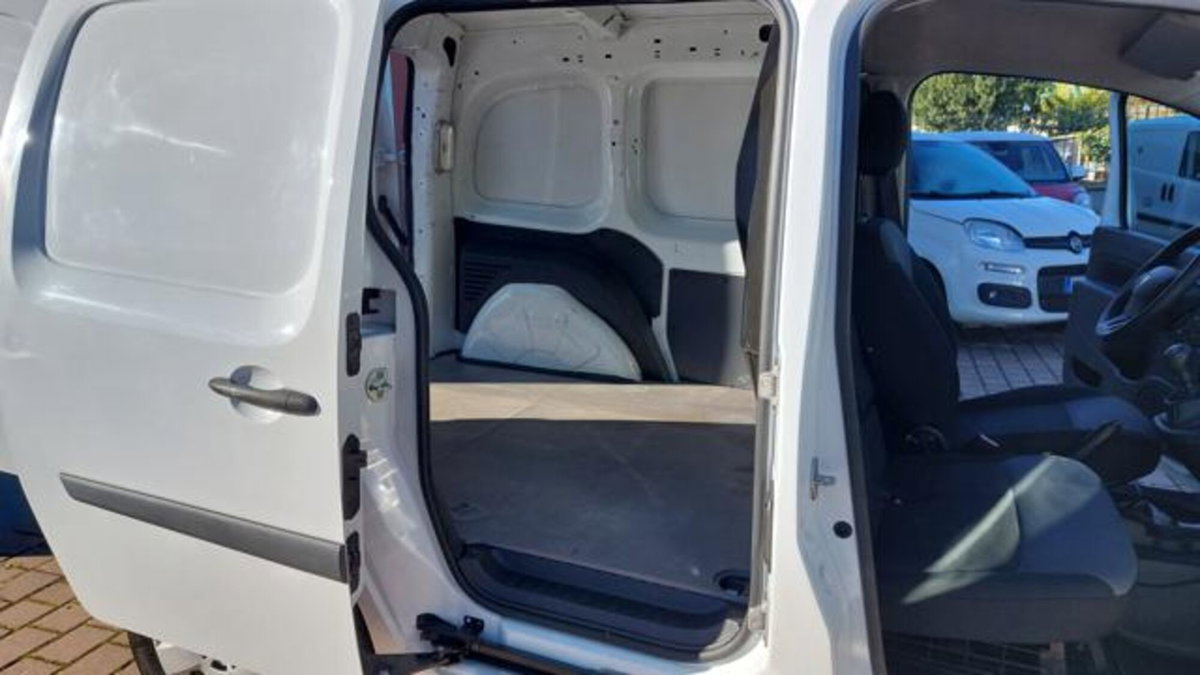 Renault Kangoo Blue dCi 95CV Express Maxi Combi Ice Plus (18)